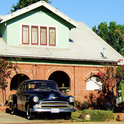 Just another one of South Pasadena's cool old cars