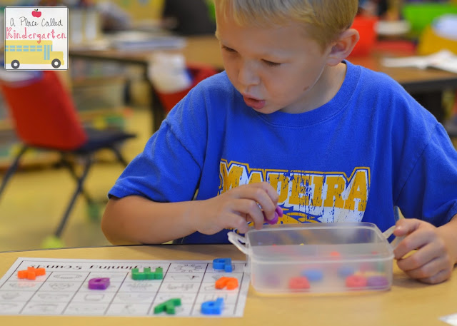 Practice beginning sounds with this beginning sounds match-up activity. Print and use this beginning sounds activity within minutes. Check out this post to see this activity used during a guided reading group. 