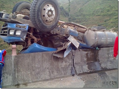 hanging_truck7