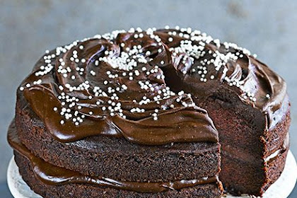 Easy vegan chocolate cake