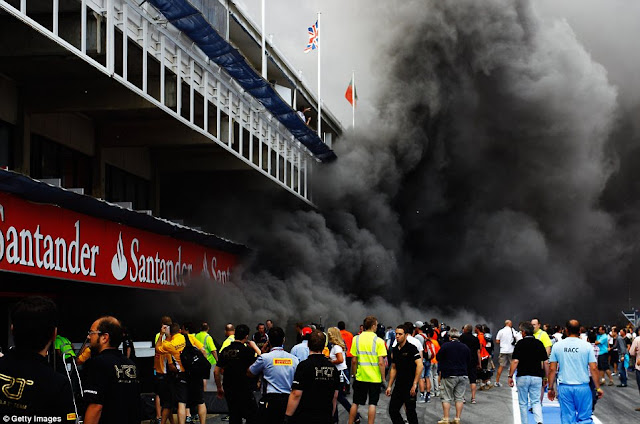 Kebakaran Garasi Pit Tim F1 Williams Di Grand Prix Spanyol [ www.BlogApaAja.com ]