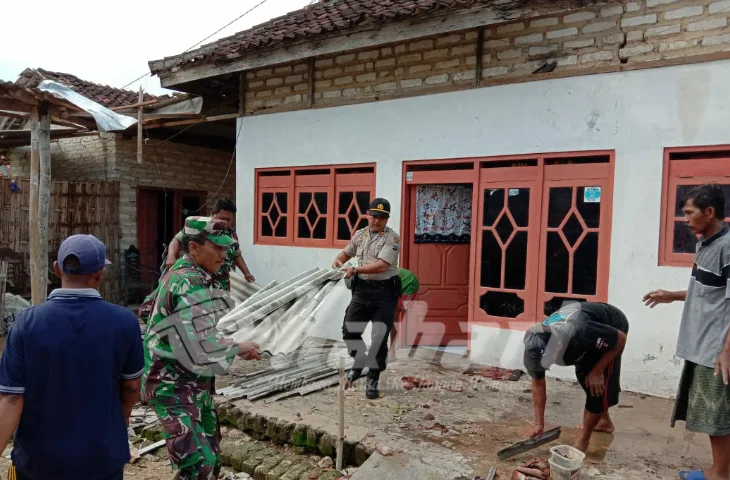 Sebanyak 24 Rumah di Saronggi Diterjang Puting Beliung, Dua Orang Terluka