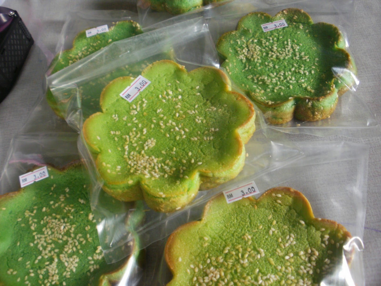 Hanan HOMEBASE Bakery: Kuih Tradisional