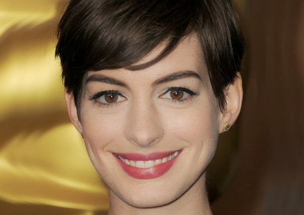 Anne Hathaway Wallpapers