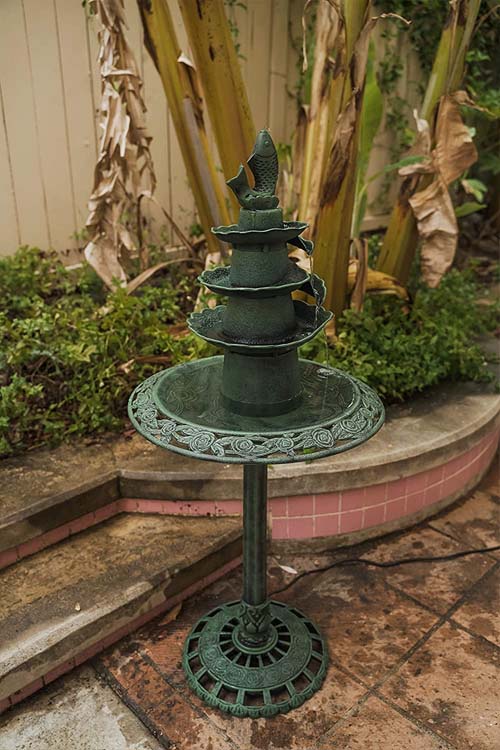 Lightweight Plastic Fish Design Birdbath, Birdfeeder & Outdoor Fountain