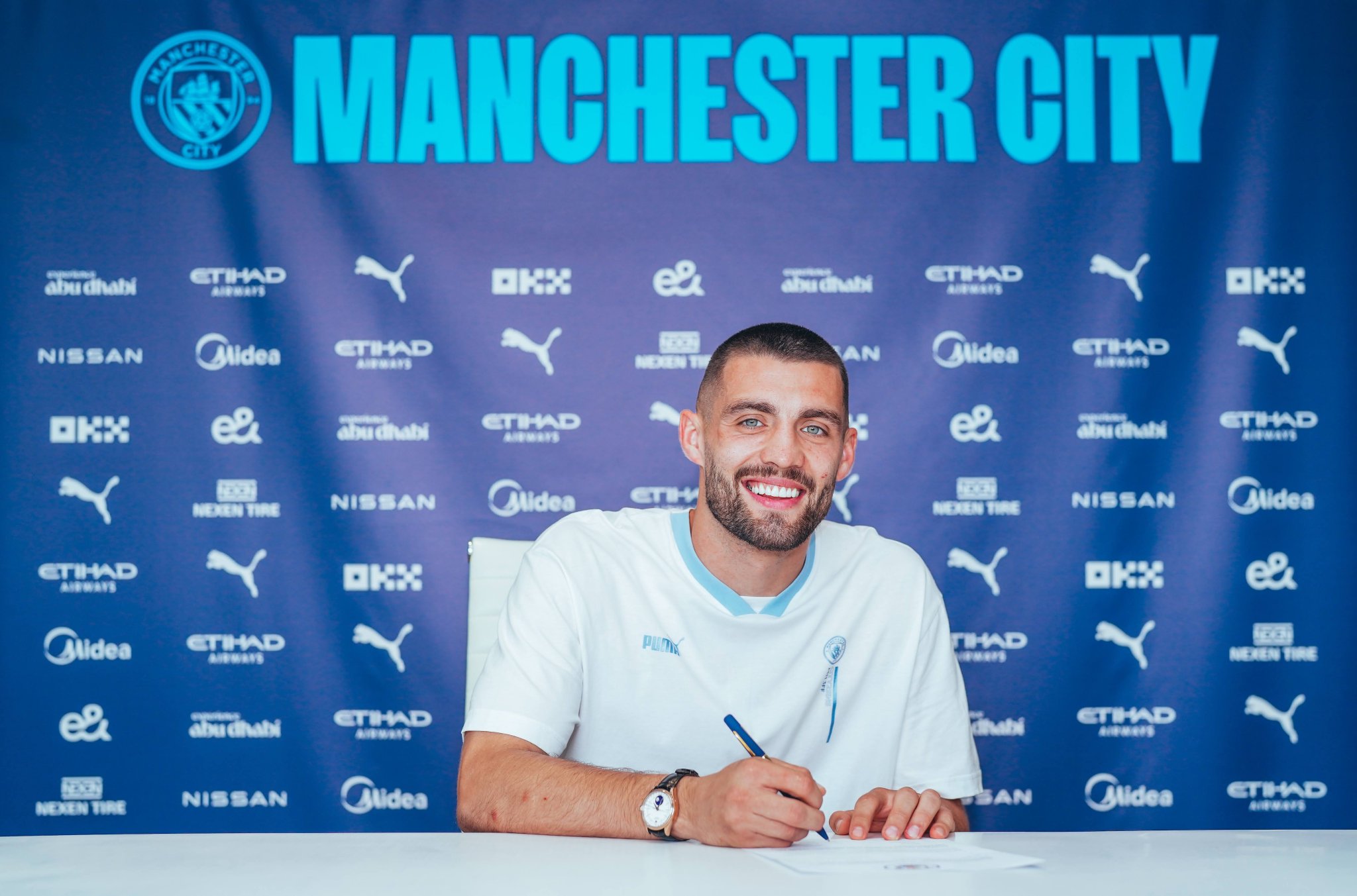Central Midfielder, Mateo Kovacic, joins Manchester City from Chelsea on a four-year deal