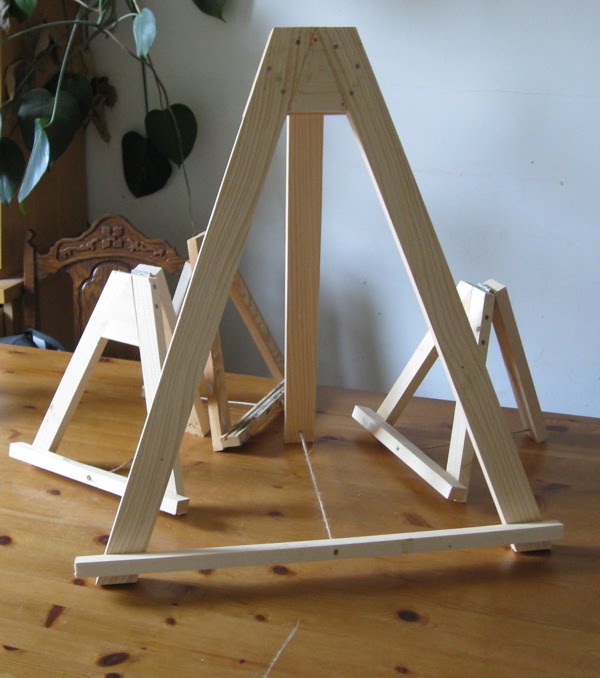 sturdy easels for the kids