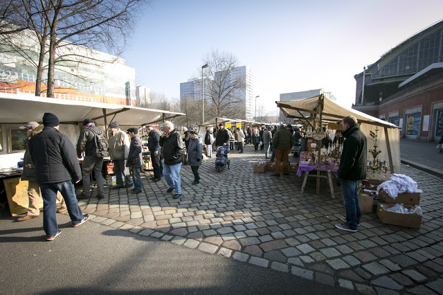 Mercato dell'antiquariato ad Ostbanhof-Berlino