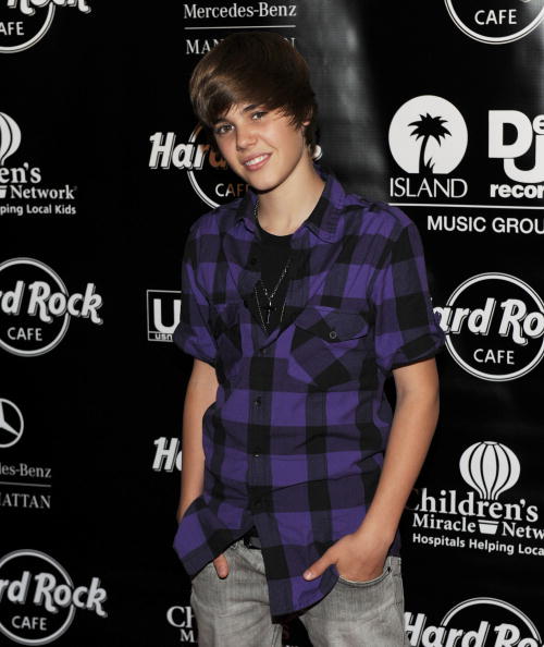 justin bieber pictures 2011 may. justin bieber pictures may