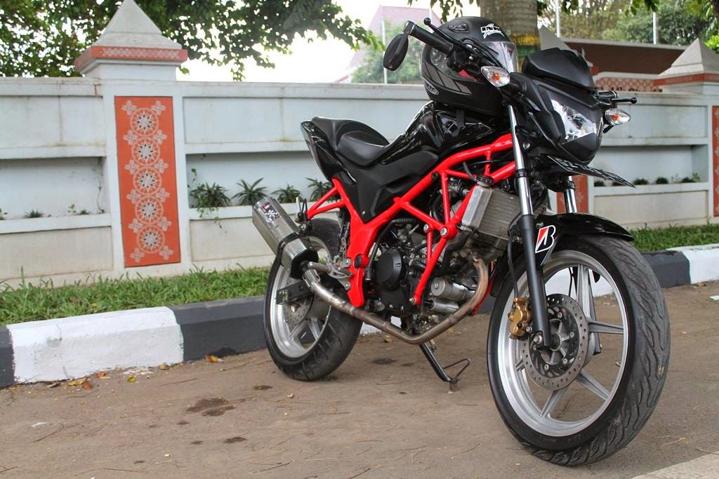 Modifikasi Honda CB150R  Street Fighter Variasi  Motor  