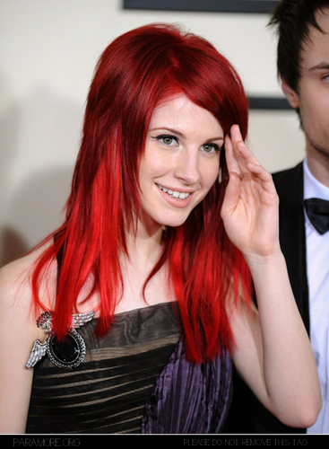 hayley williams red hair decode. is hayley dyed her red