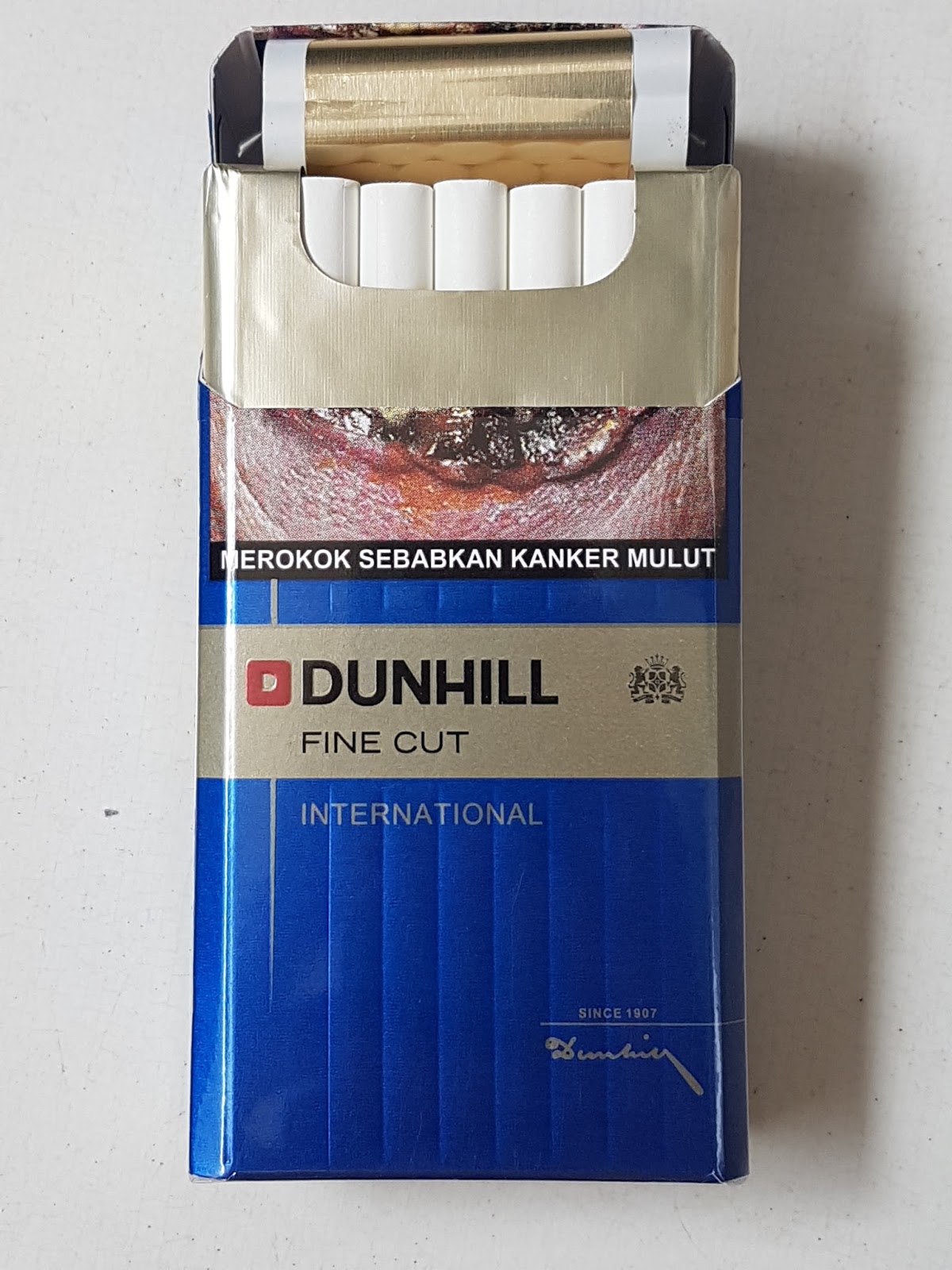  Dunhill  Fine Cut International Biru  SPM Lights dengan 