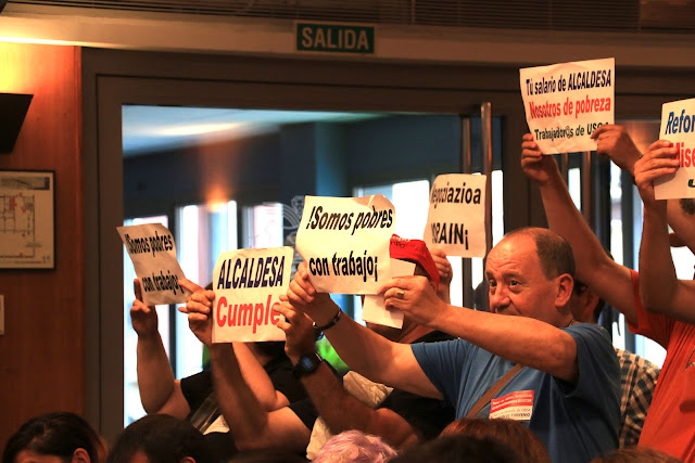 Protesta de los trabajadores de Uso en el pleno