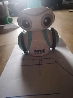 A Drawing Robot?! Meet Artie...