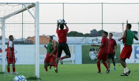 Tentativas do ataque Americano tem parado nas mãos do goleiro