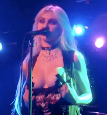 Foto Taylor Momsen Pamer  Payudara, Video Taylor Momsen Pamer Payudara