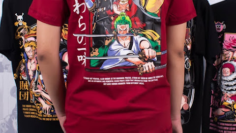 Kaos Top Fighters Mugiwara Monkey D. Luffy, Dukung Strawhat Pirates dengan Gaya!