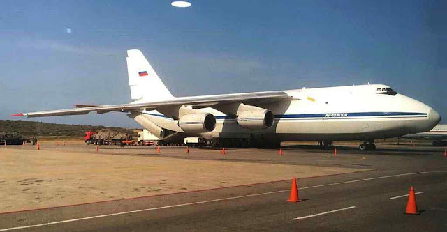 Cargueiro Antonov-124 descarregou 35 toneladas de equipamentos militares em Caracas