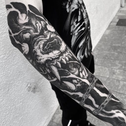Tatuajes Blackwork en los brazos