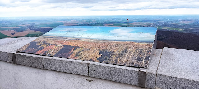 Biskupia Kopa wznosi się na wysokość 890 m n.p.m