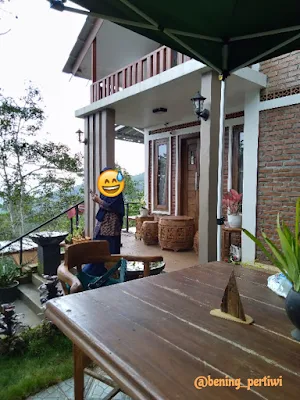 Depan rumah owner cafe