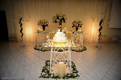 Mesa do bolo de casamento