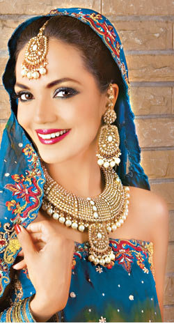 Model on Fashion   Life Style  Pakistani Model Amina Shaikh