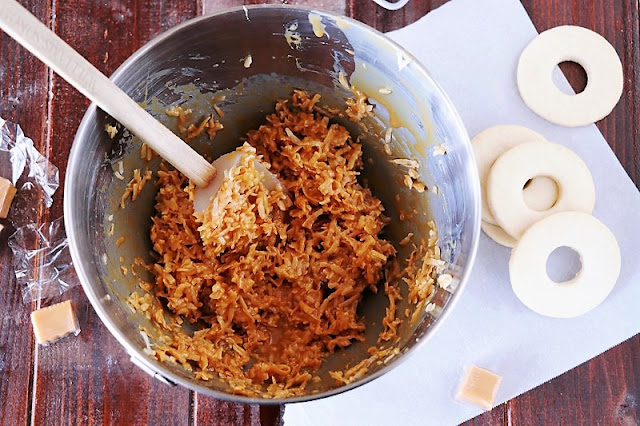  Start alongside a basic shortbread cookie base of operations How to Make Homemade Samoas Cookies: Step-by-Step