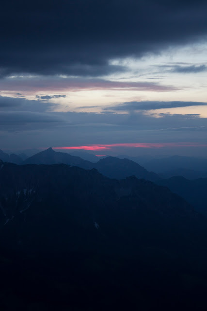 Zweitätige Rundwanderung von der Hirnalm über den Grete Klinger Steig zum Reichenstein und über Krumpenhals und Krumpensee wieder zurück zur Hirnalm. - Sonnenuntergang