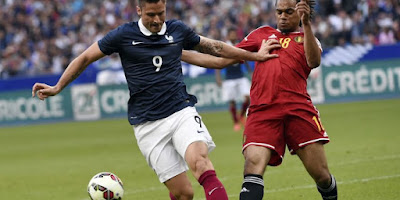 Jason Denayer intervient devant Olivier Giroud. Mais voir le Belge sous les couleurs de l'OM est une affaire mal embarquée. 