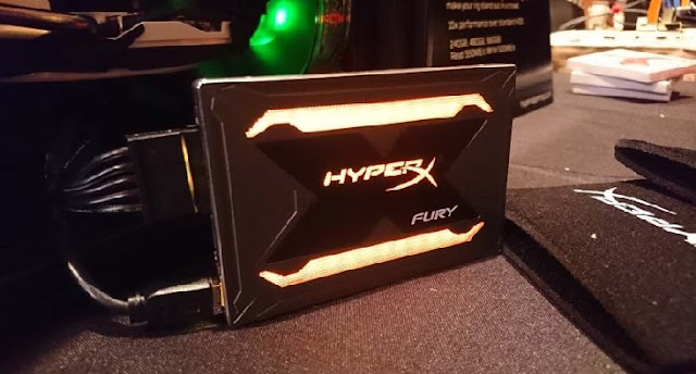 توفر محركات الأقراص الصلبة الجديدة HyperX المزيد من إضاءة RGB لأجهزة الكمبيوتر الشخصية 