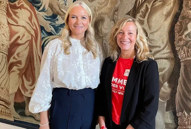 Crown Princess Mette-Marit wore a white band collar blouse by & Other Stories. Princess Leonor. Secretary-General Lindis Hurum