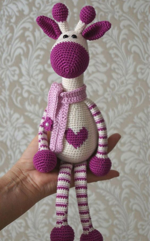 Hearty Giraffe Amigurumi - Free Pattern 