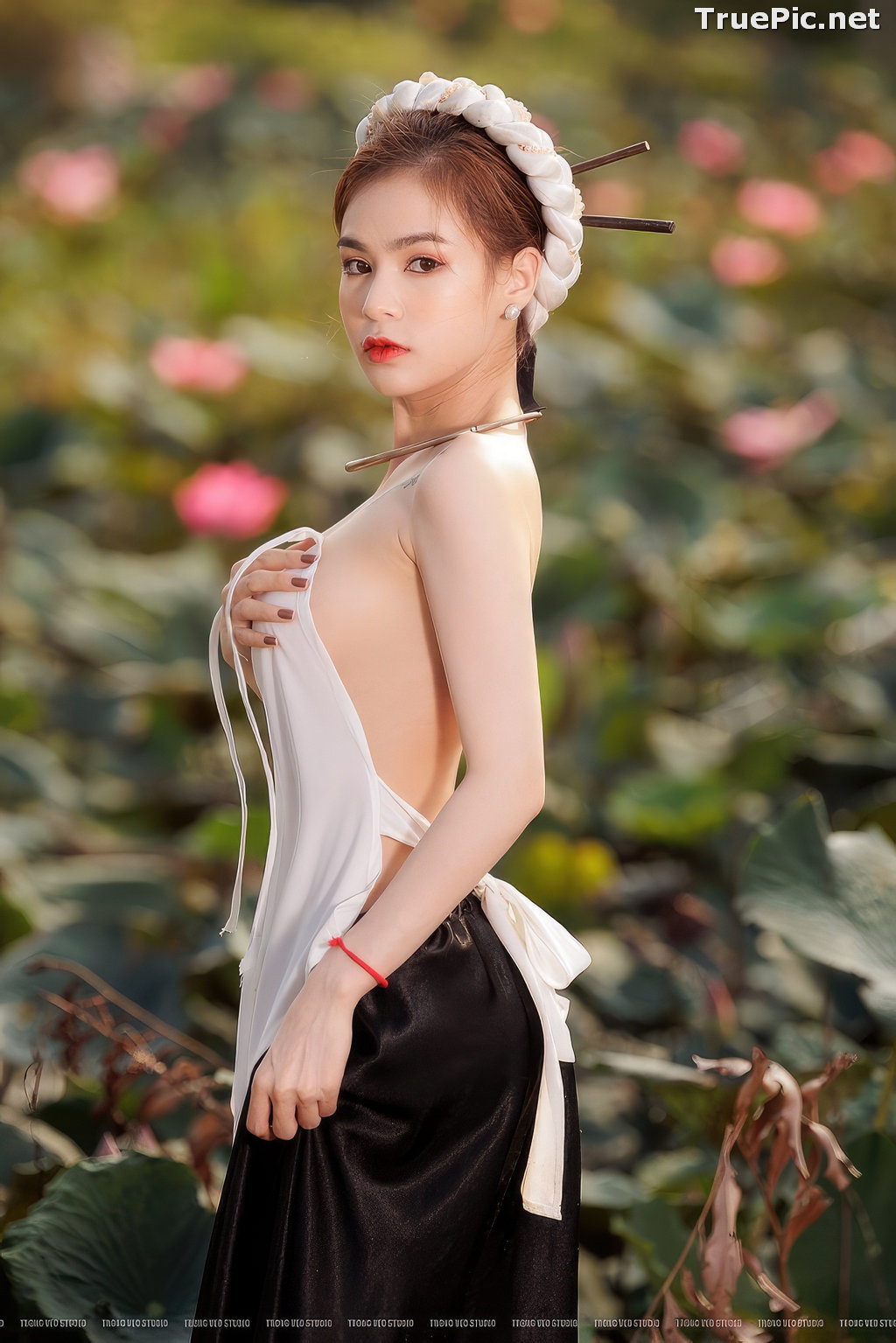 Image Vietnamese Model - Beautiful Girl and Lotus Flower - TruePic.net (56 pictures) - Picture-27