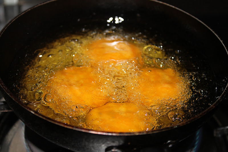 Kuih Cucur Badak - Azie Kitchen