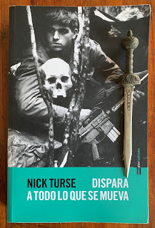 Portada del libro Dispara a todo lo que se mueva, de Nick Turse