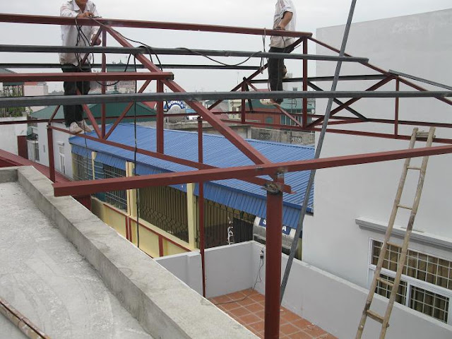 Thợ làm mái tôn trọn gói giá rẻ tại Long Biên