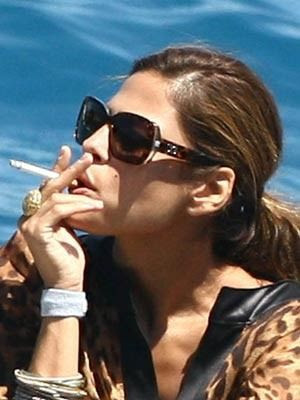 Celebrities Smoking ! Sensational Pictures Seen On  www.coolpicturegallery.us