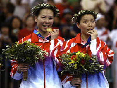 Atenas 2004 - Zhang Jiewen y Yang Wei, campeonas en dobles de badminton