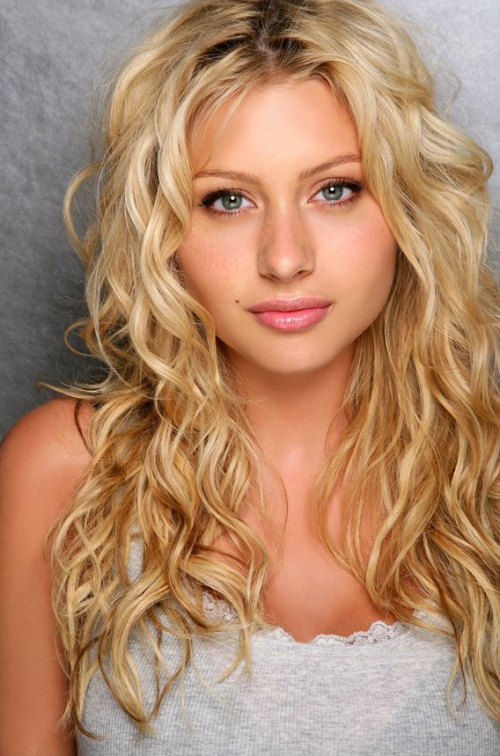 http://lyrics.wikia.com/File:Aly_Michalka.png