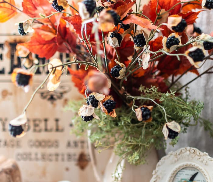 How to Decorate a Warm Fall Vignette