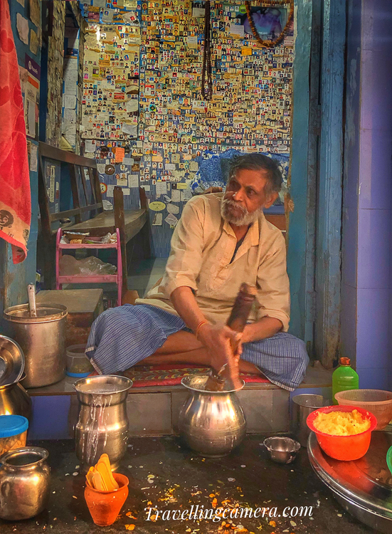 Blue Lassi is a famous lassi shop located in the narrow lanes of Varanasi, a city in the northern Indian state of Uttar Pradesh. The story of Blue Lassi dates back to the 1920s, when a man named Lachhman Dua opened a small shop selling lassi, a popular yogurt-based drink in India.