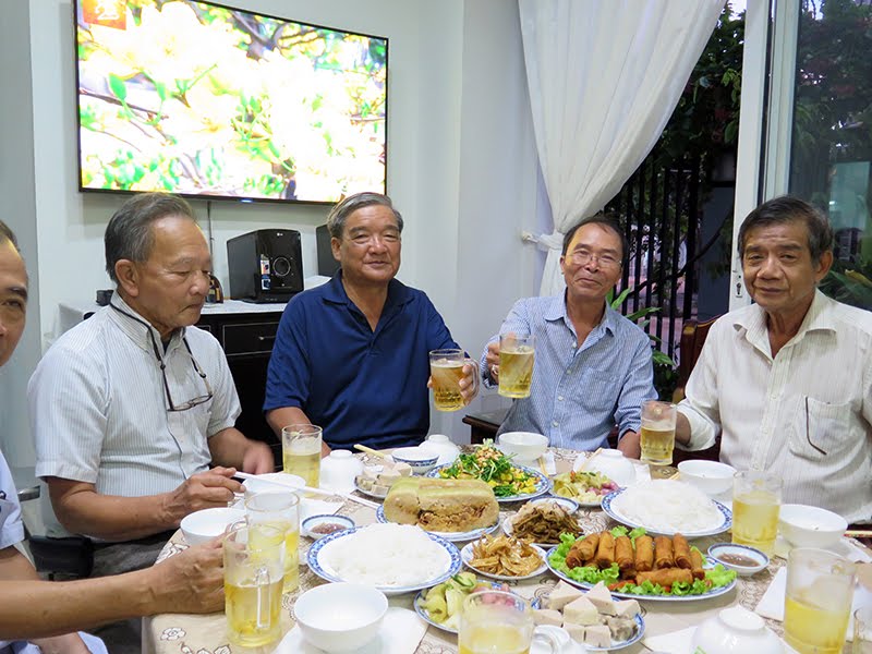 2017 Feb 05 Tân niên tại nhà anh chị Phán.Minh