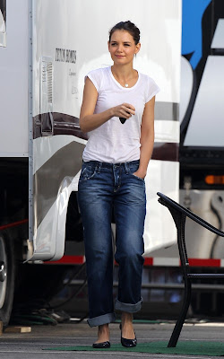 pictures of Katie Holmes on the set of 