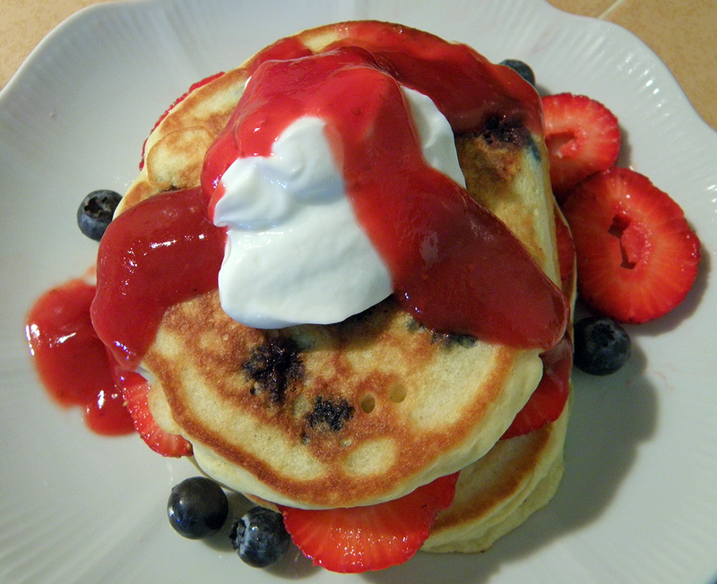 Pancakes Strawberry and Fruit berries Syrup  Blueberry how with topped pancake from make syrup to