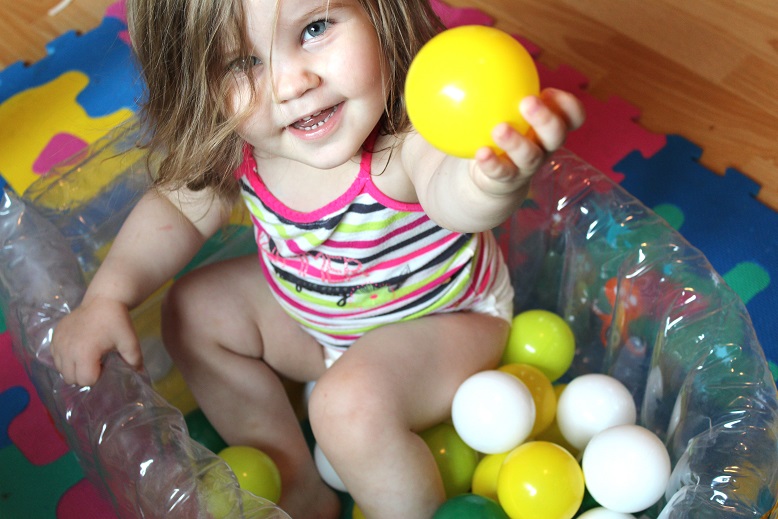 La Baignoire Gonflable Baleine Imprimee Babyfit Vendue Chez Autour De Bebe