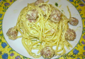 linguine alla carbonara di salsiccia di Jamie Oliver