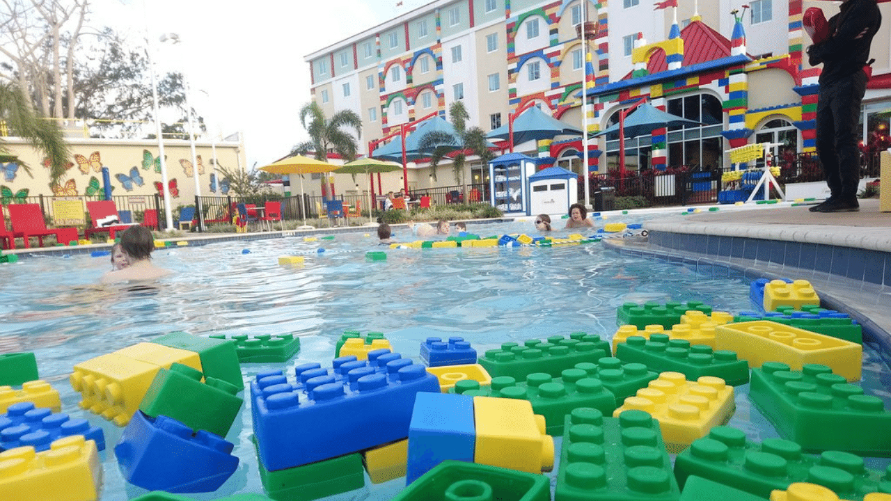 HOTEL LEGOLAND - Lego Oteli Havuzu