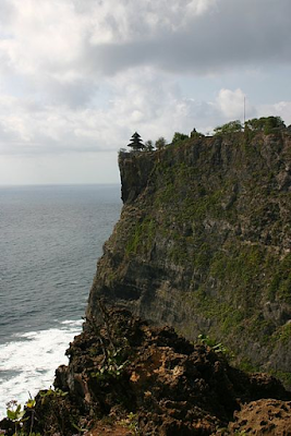 Pura Luhur Uluwatu atau Pura Uluwatu