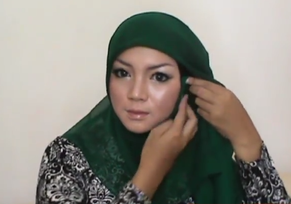 Tutorial Hijab Paris Segi Empat Modern dan Simple